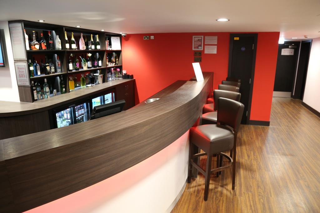 Отель Ramada Oxford Вотерсток Экстерьер фото